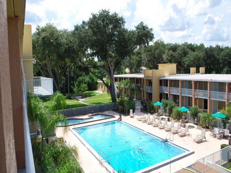 Howard Johnson By Wyndham Tropical Palms Kissimmee Exterior photo